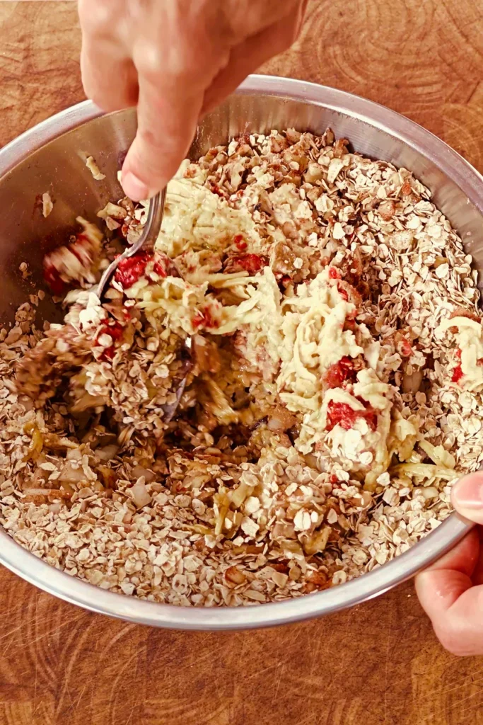 Mix all ingredients in the bowl well with a spoon.